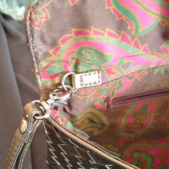 SONDRA Toberts Taupe / Gold Metallic Basket Weave Clutch - Picture 6 of 9